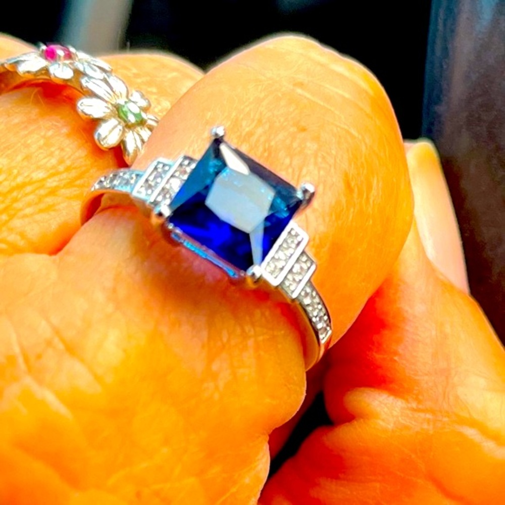 SS Fabricated Sapphire & Cz’s Ring Sz8 New in LED box